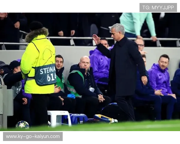 孙兴慜禁区回敲助攻，热刺前场配合令人窒息